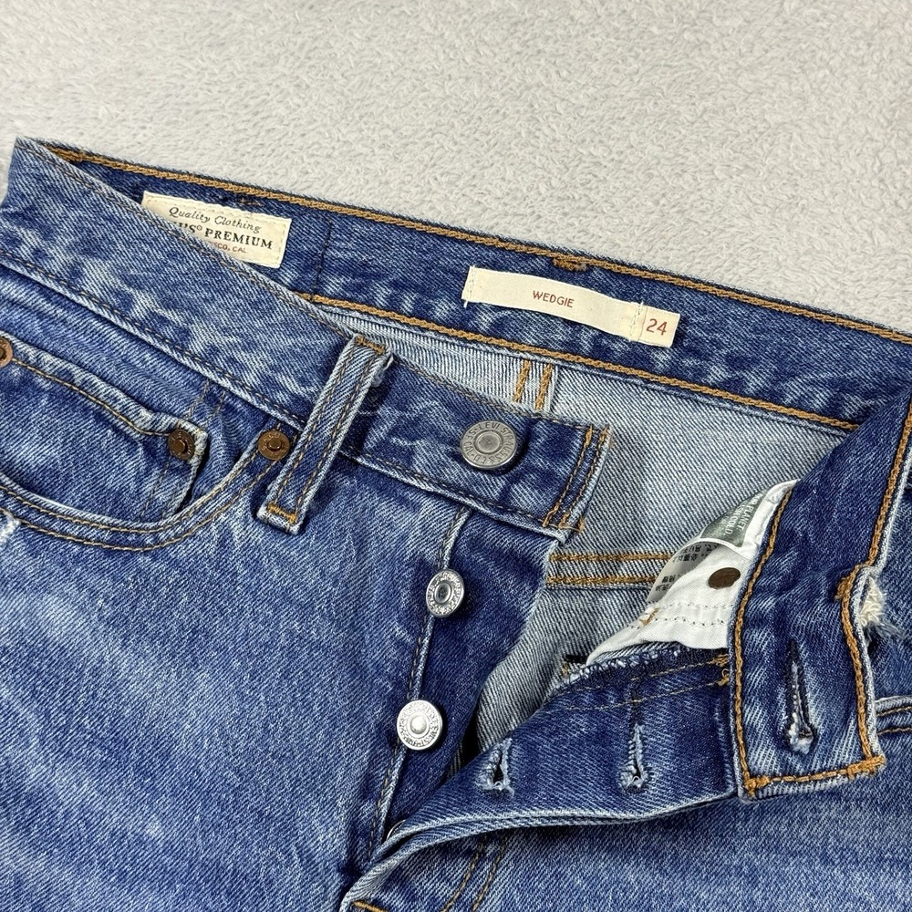 Levi's Premium Wedgie Straight Size 24 Jeans Button Fly Medium‎ Wash  Distressed